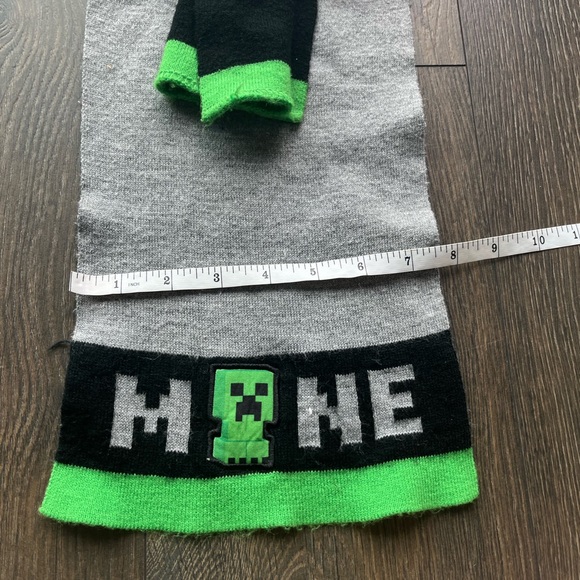 Minecraft Scarf - Picture 5 of 6